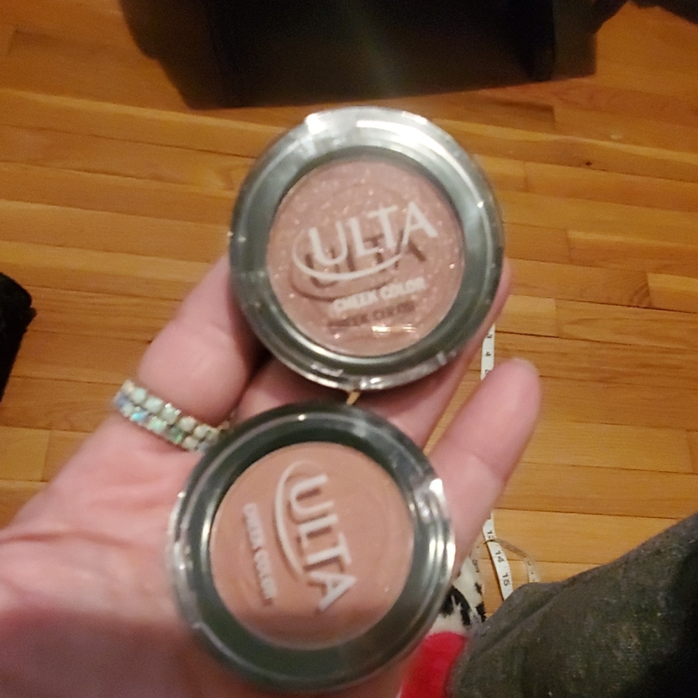 Makeup bundle - Picture 4 of 4
